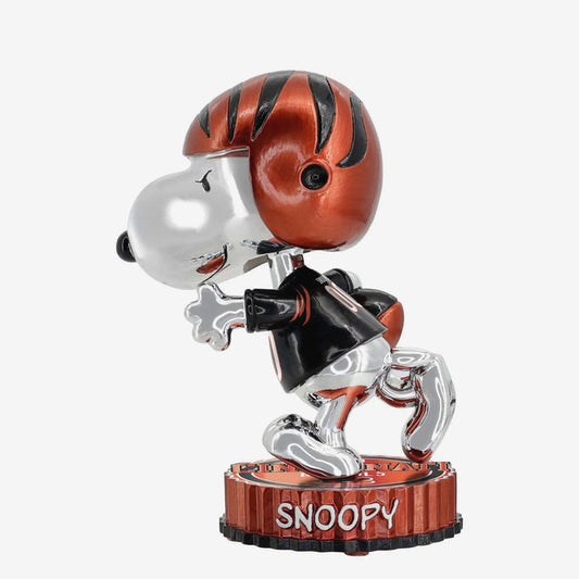Snoopy Cincinnati Bengals 2025 Peanuts Electroplated Bighead NFL Football Bobblehead