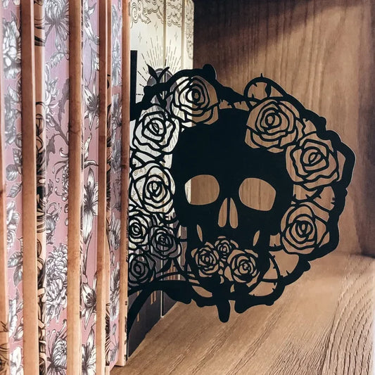 Stalking Jack the Ripper Inspired Bookshelf Silhouette